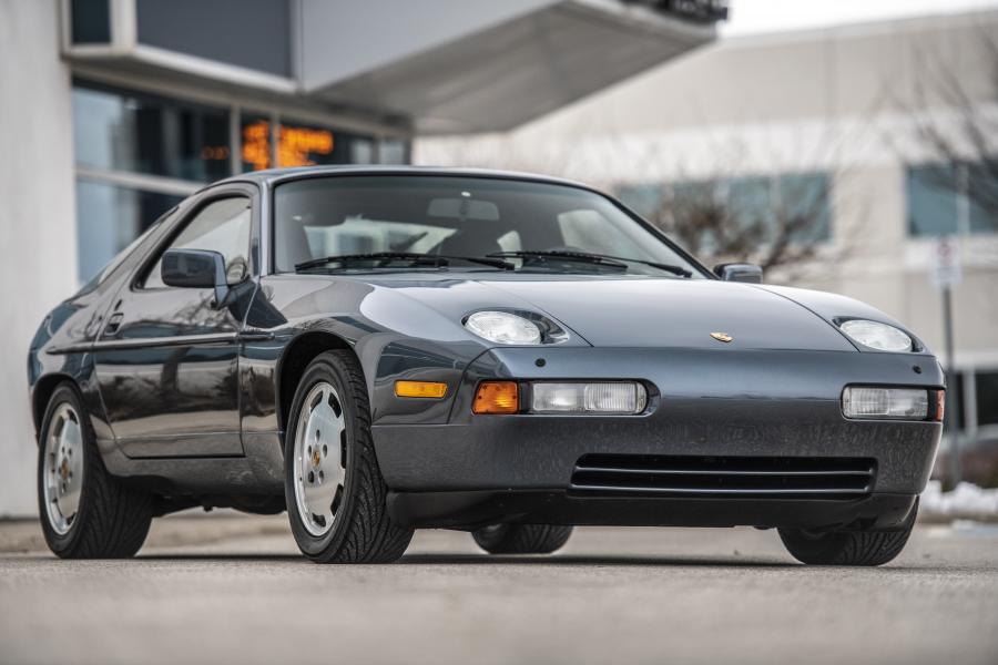 Porsche 928 S4 1988 года  (фото 1 из 70)
